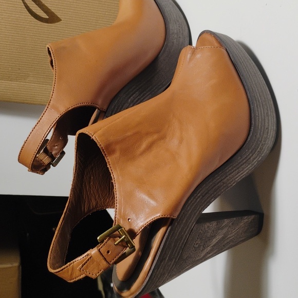 Joie Women's Get On Up In Cognac Leather Wooden Heeled Sandals In Box Sz 7.5 - Picture 5 of 14